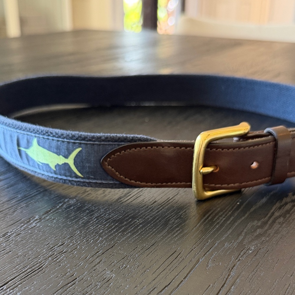 Vineyard Vines Men's Navy Canvas Belt with Lime Swordfish Accent Size 36